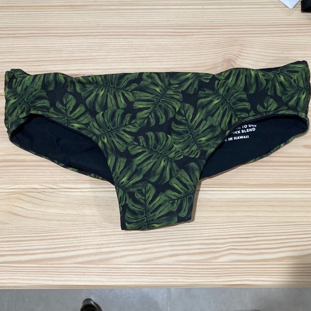 Tropical cheeky bikini bottom sz M